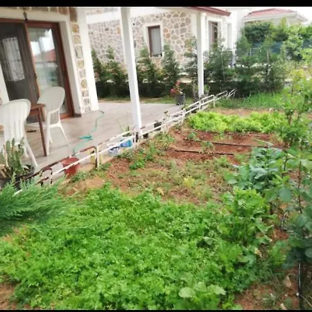Datca'Da Bueyuek Genis Bahceli Cazip Ev Вилла