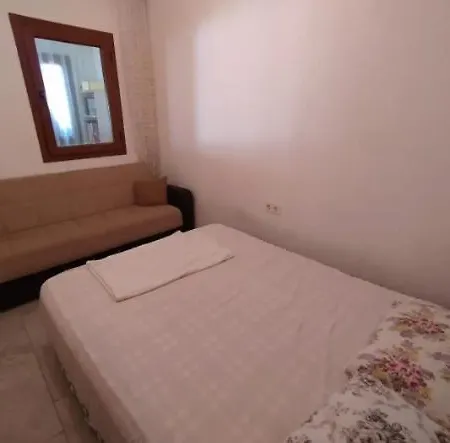 Datca'Da Bueyuek Genis Bahceli Cazip Ev Датча